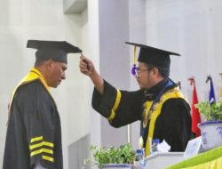 Dari Ring Tinju ke Kursi Wagub NTT; Jalan Panjang Johni Asadoma Raih Doktor di Undana