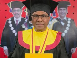 Rektor Undana Puji Johanis Asadoma Saat Wisuda Doktor: Teladan Bahwa Belajar Tak Mengenal Jabatan
