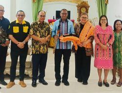 Wagub NTT Disambut Kain Karaja di Sumba Barat, Siap Saksikan Ritual Pasola Lamboya