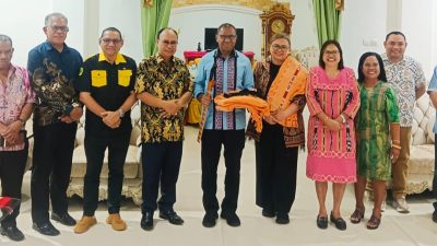 Wagub NTT Disambut Kain Karaja di Sumba Barat, Siap Saksikan Ritual Pasola Lamboya