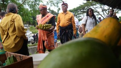 Dari NTT Mart hingga Pasar Weekarou, Cara Wagub Johni Asadoma Menghidupkan Harapan Pedagang Kecil