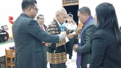 Tongkat Estafet Pelayanan Beralih, Pdm. Yokfen Bamae Resmi Gembalakan GBI Eklesia Oelii